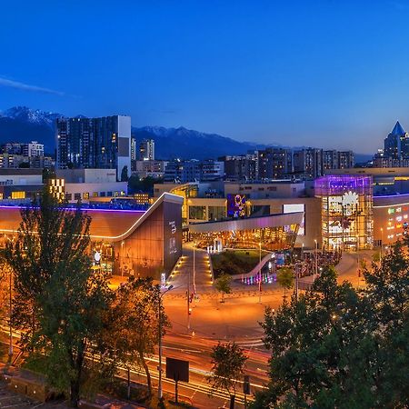 Deluxe Plaza Almaty Exterior foto