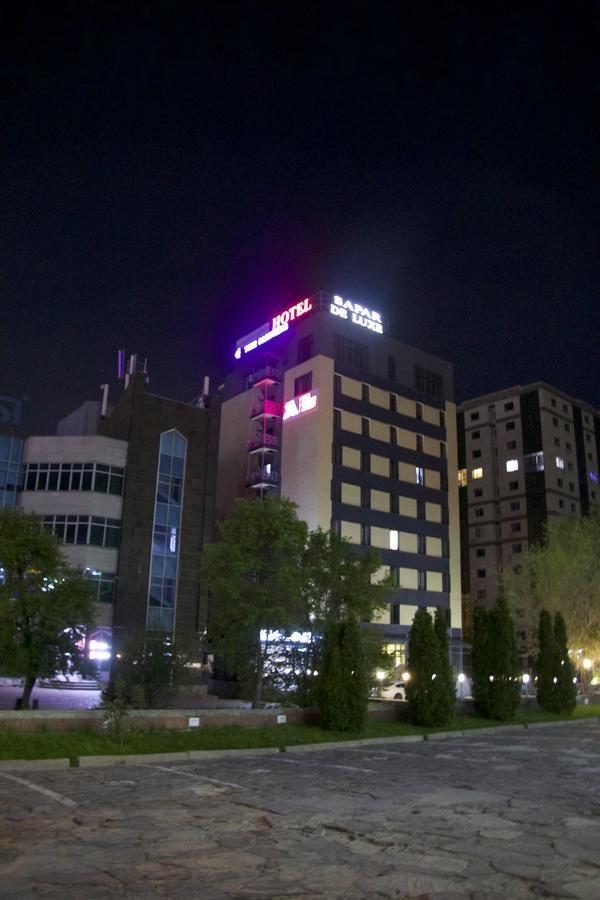 Deluxe Plaza Almaty Exterior foto